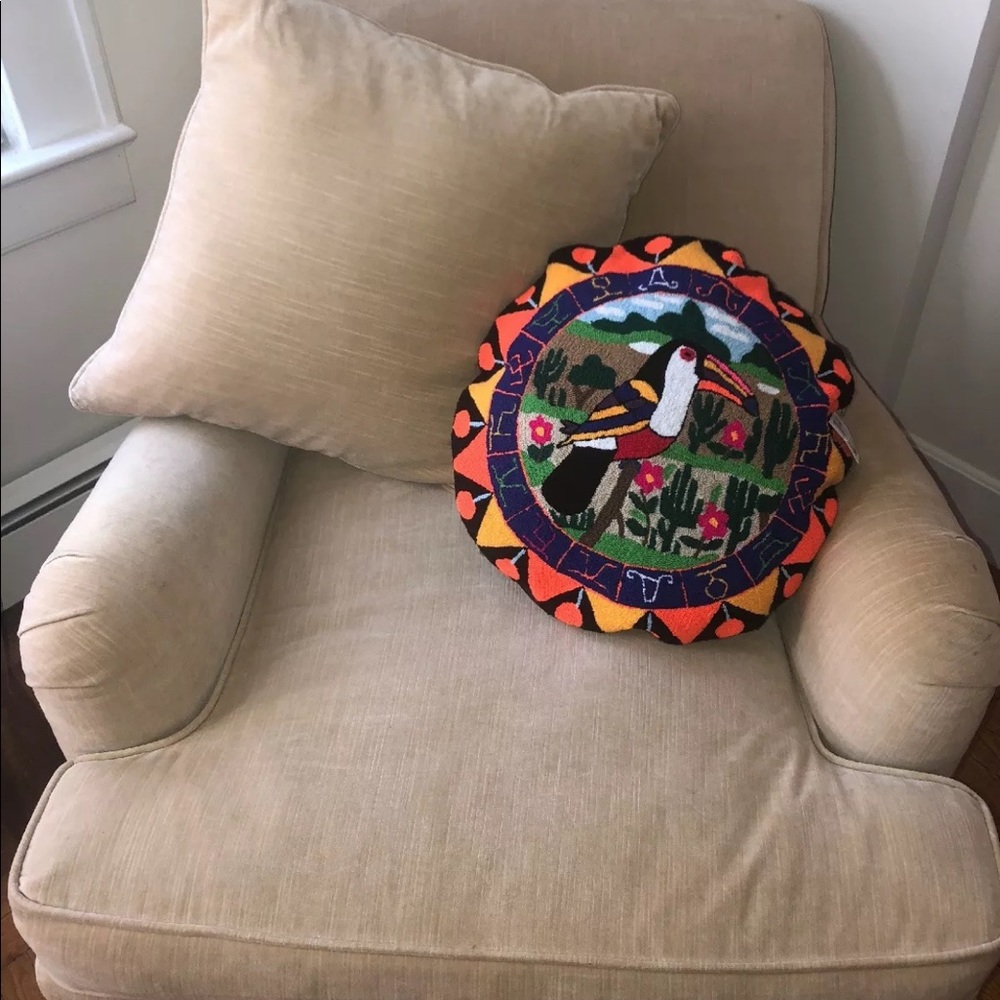 Punch needle round accent Pillow cover Toucan